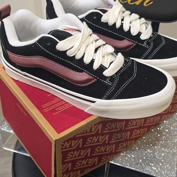 Vans KNU Skool Unisex Suede Shoe- Black/Port Red - Picture 9 of 10